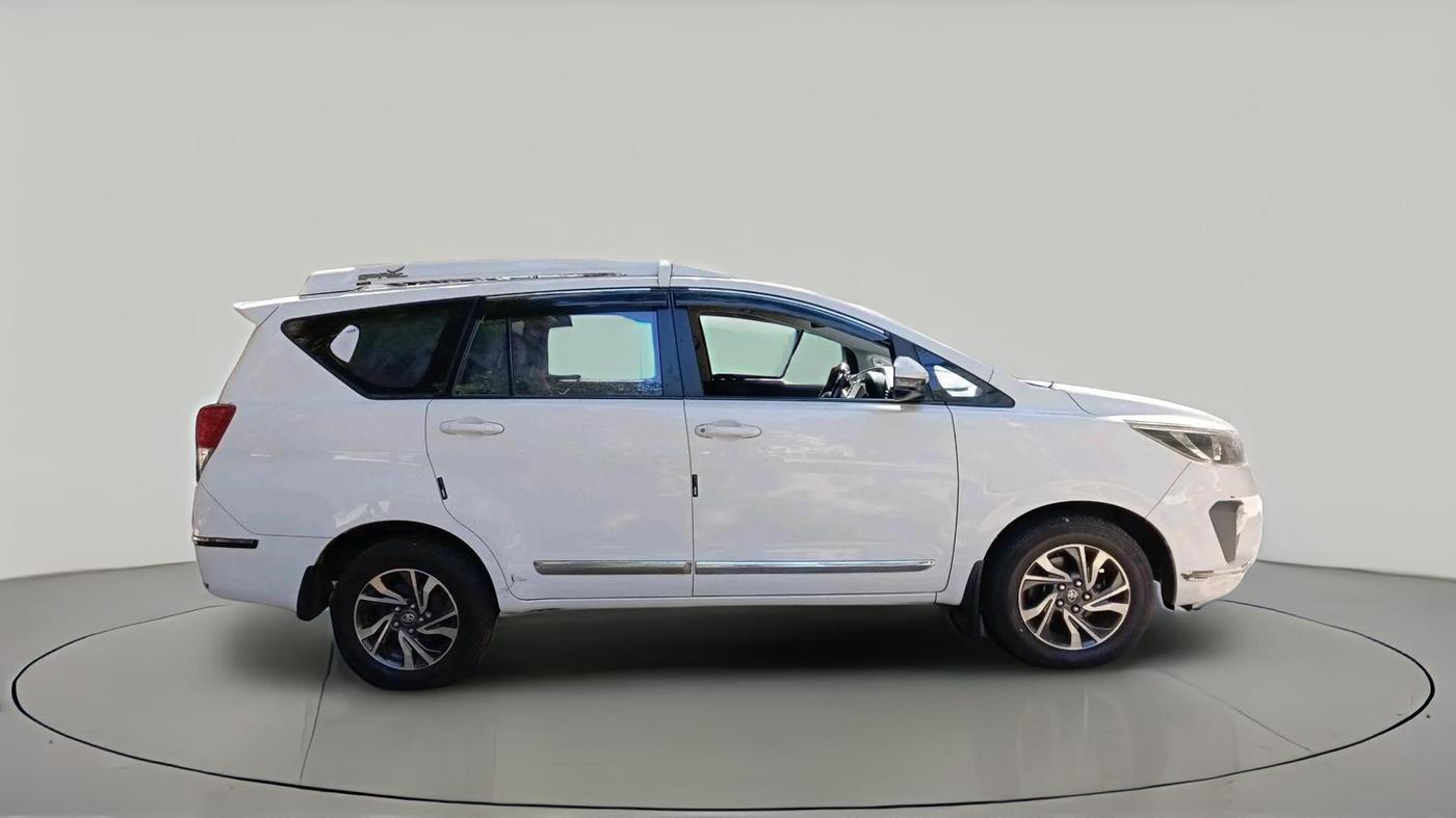 2022 Toyota Innova Crysta 2.4 GX AT 7 STR, Diesel, Automatic, 48,795 km, exterior