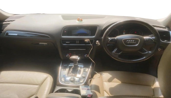 2013 Audi Q5 2.0 TDI QUATTRO, Diesel, Automatic, 1,13,561 km, interior