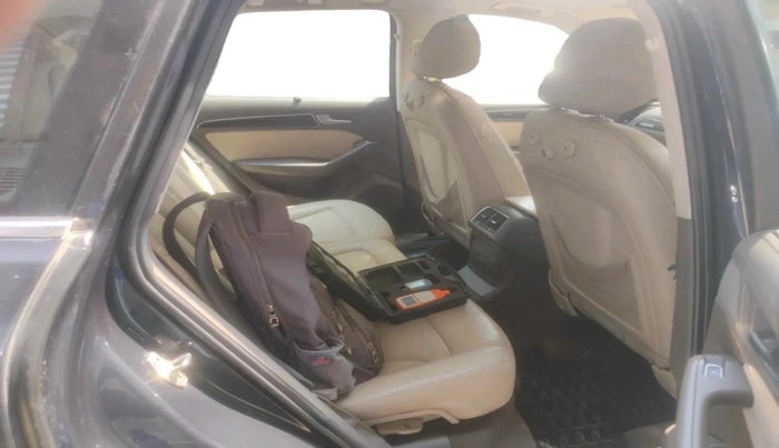 2013 Audi Q5 2.0 TDI QUATTRO, Diesel, Automatic, 1,13,561 km, interior