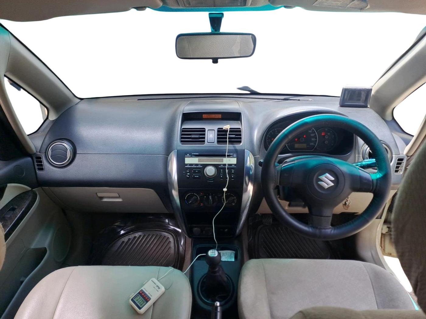 2013 Maruti SX4 VXI CNG, CNG, Manual, 1,63,802 km, interior
