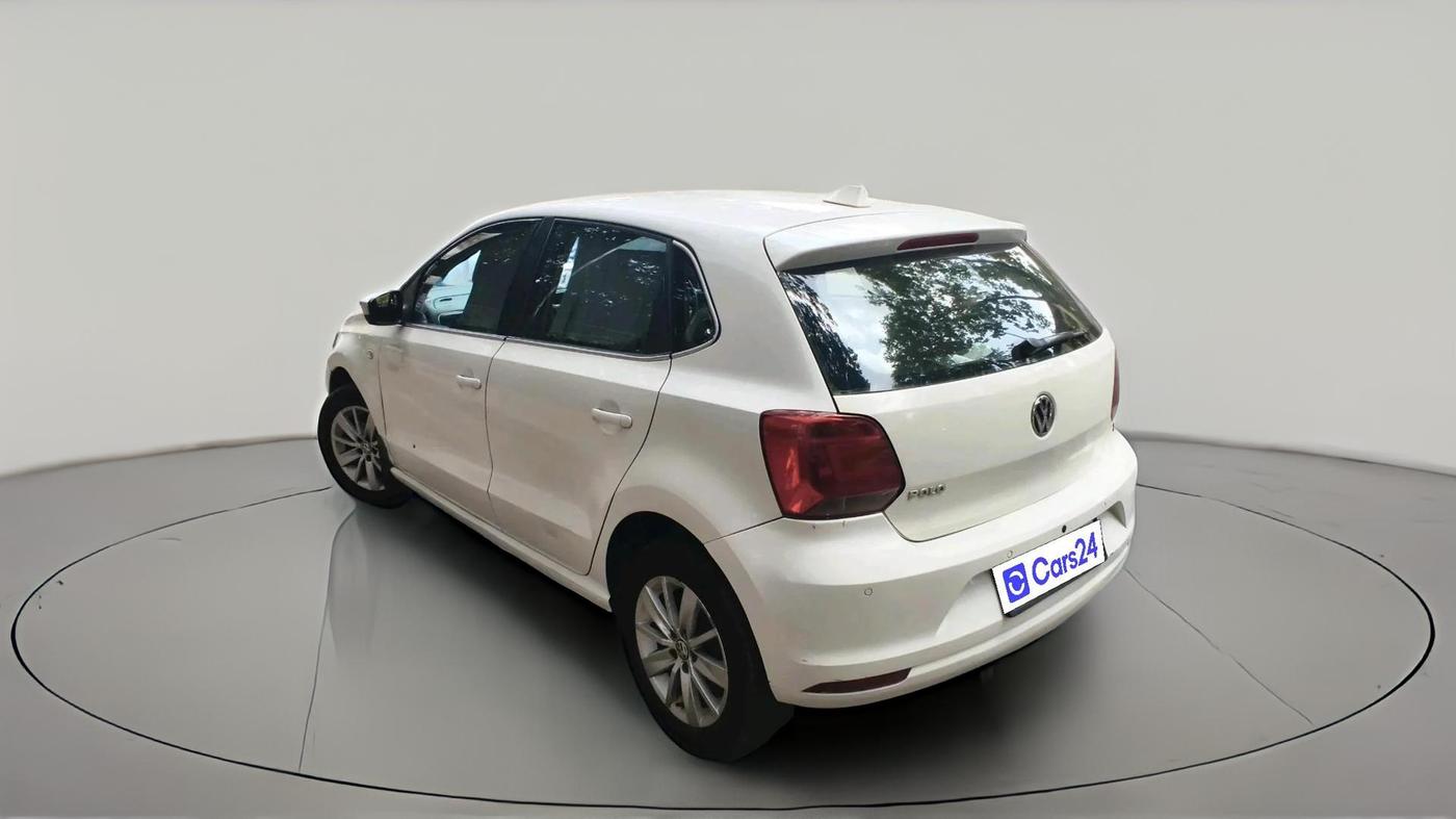 2015 Volkswagen Polo HIGHLINE1.2L, Petrol, Manual, 1,44,322 km, exterior