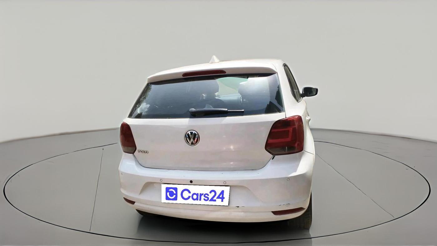 2015 Volkswagen Polo HIGHLINE1.2L, Petrol, Manual, 1,44,322 km, exterior