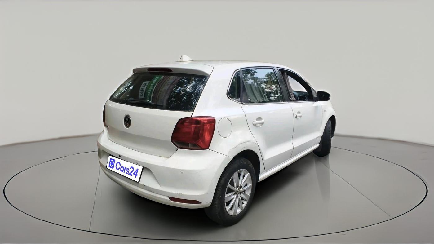 2015 Volkswagen Polo HIGHLINE1.2L, Petrol, Manual, 1,44,322 km, exterior