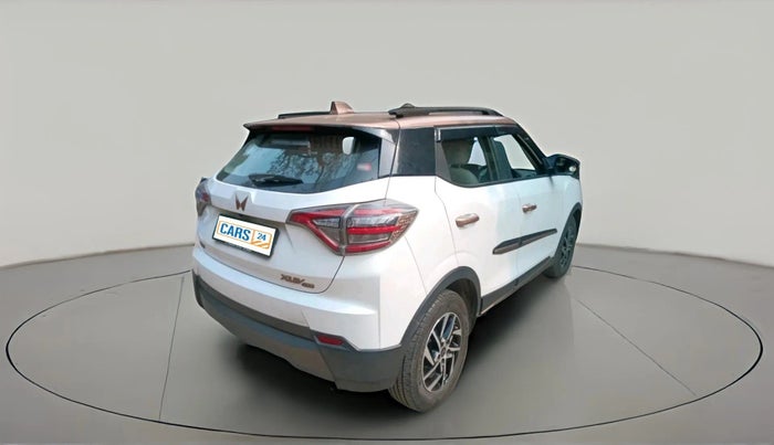 2024 Mahindra XUV400 EL Pro 39.4 KWH Dual Tone, Electric, Automatic, 11,963 km, exterior