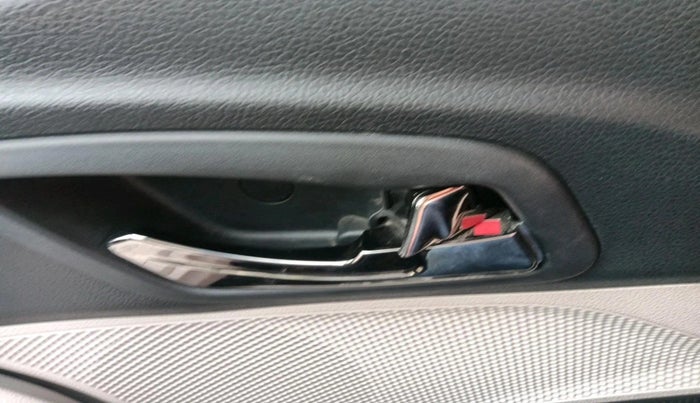 2024 Mahindra XUV400 EL Pro 39.4 KWH Dual Tone, Electric, Automatic, 11,963 km, interior