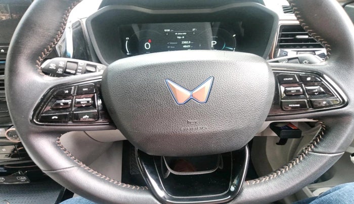 2024 Mahindra XUV400 EL Pro 39.4 KWH Dual Tone, Electric, Automatic, 11,963 km, interior