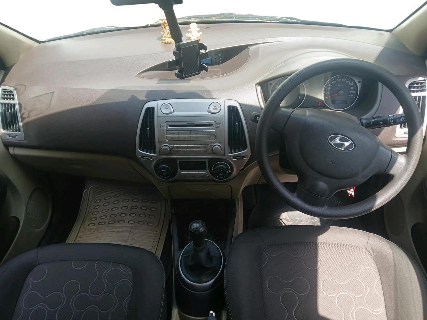 2011 Hyundai i20 MAGNA (O) 1.2, Petrol, Manual, 11,282 km, interior
