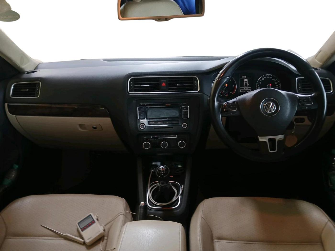 2013 Volkswagen Jetta COMFORTLINE TDI, Diesel, Manual, 1,57,718 km, interior
