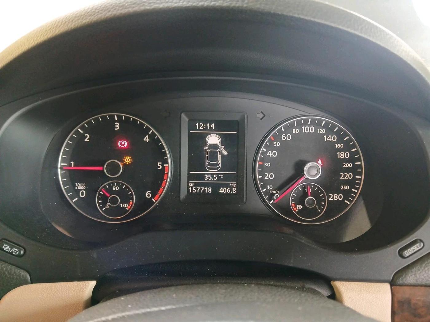 2013 Volkswagen Jetta COMFORTLINE TDI, Diesel, Manual, 1,57,718 km, interior