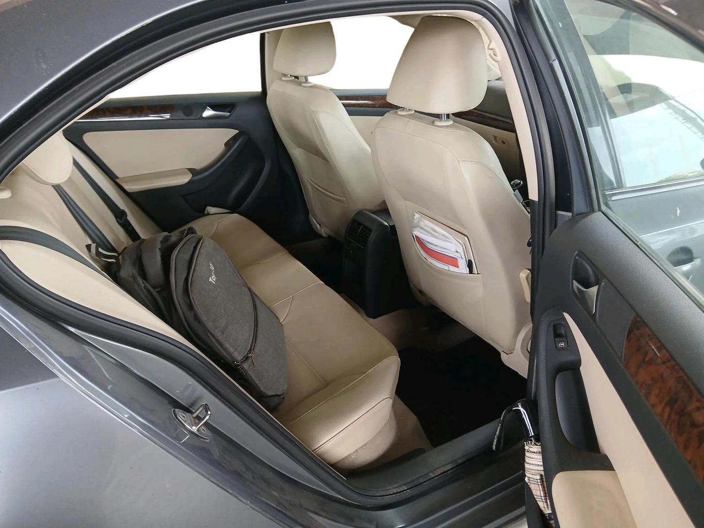 2013 Volkswagen Jetta COMFORTLINE TDI, Diesel, Manual, 1,57,718 km, interior
