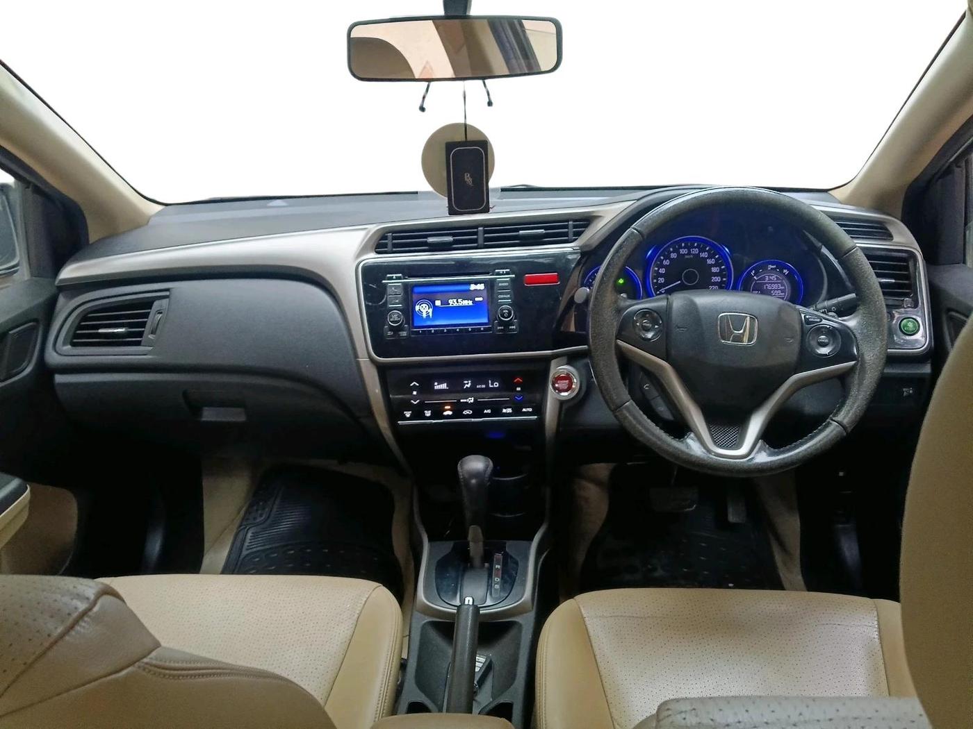 2016 Honda City 1.5L I-VTEC VX CVT, Petrol, Automatic, 1,76,983 km, interior