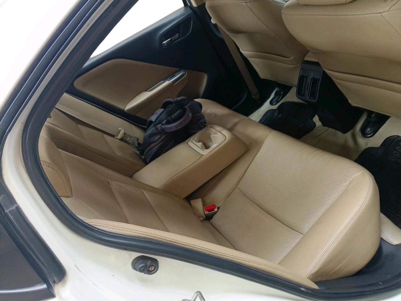2016 Honda City 1.5L I-VTEC VX CVT, Petrol, Automatic, 1,76,983 km, interior