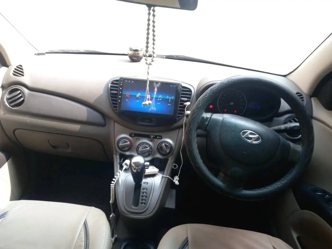 2011 Hyundai i10 SPORTZ 1.2 AT, Petrol, Automatic, 40,116 km, interior
