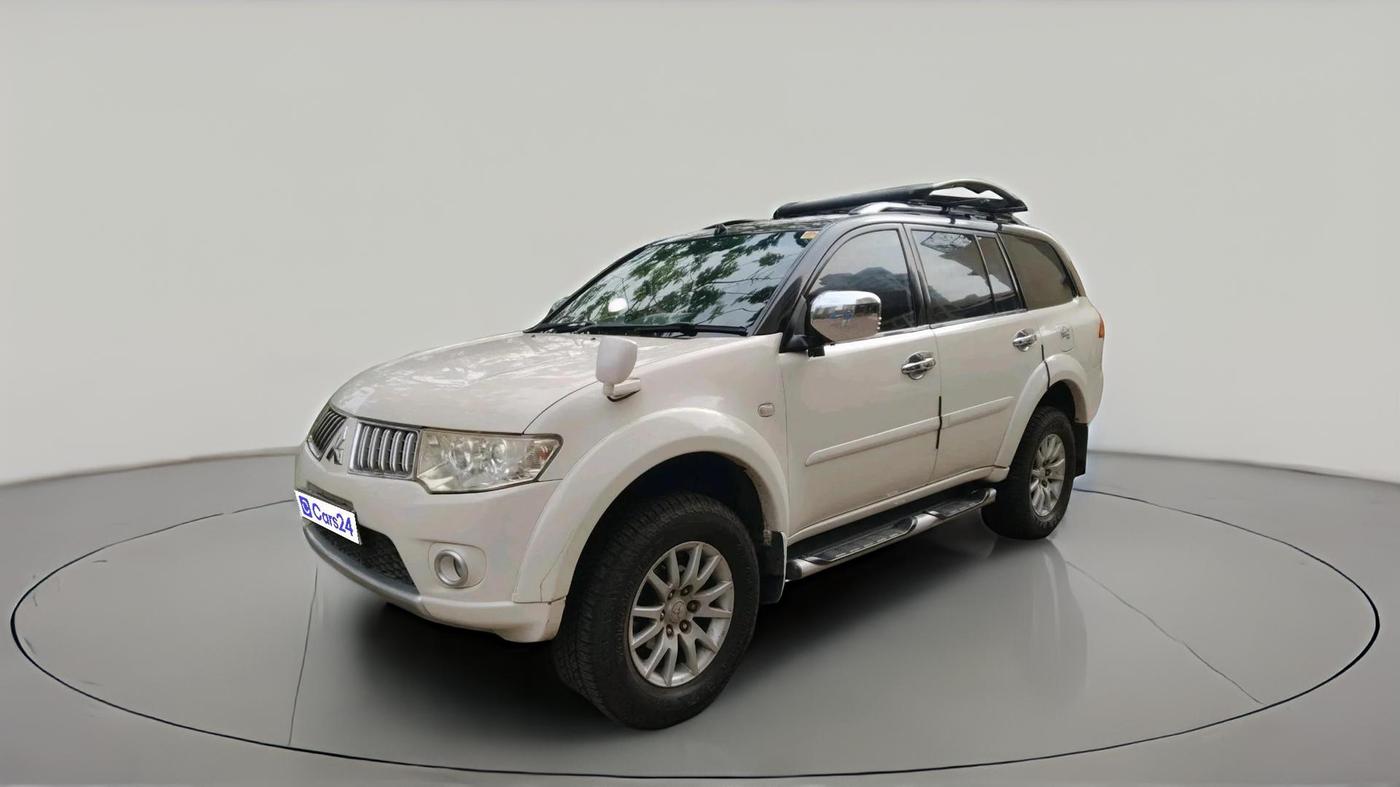 2014 Mitsubishi Pajero Sport 2.5 MT, Diesel, Manual, 1,59,520 km, exterior