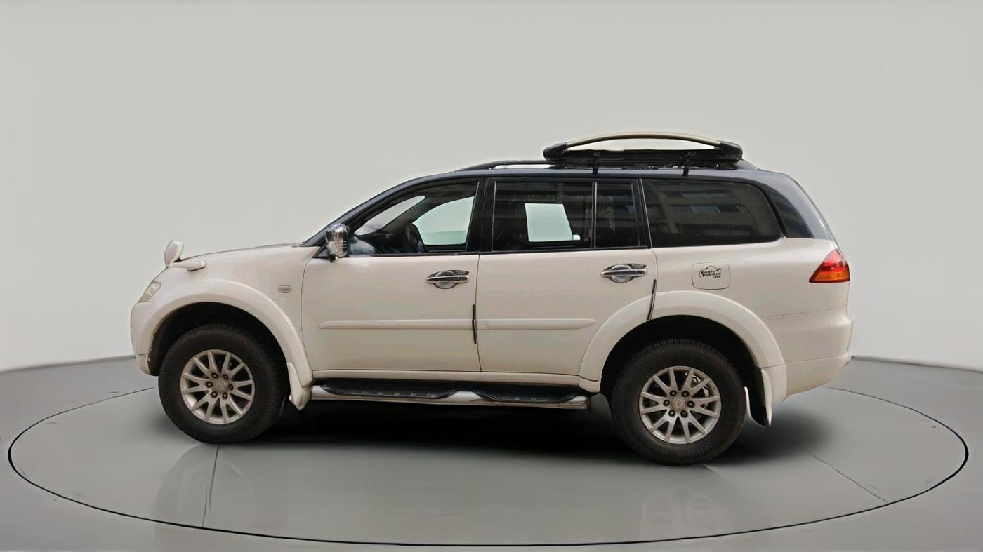 2014 Mitsubishi Pajero Sport 2.5 MT, Diesel, Manual, 1,59,520 km, exterior