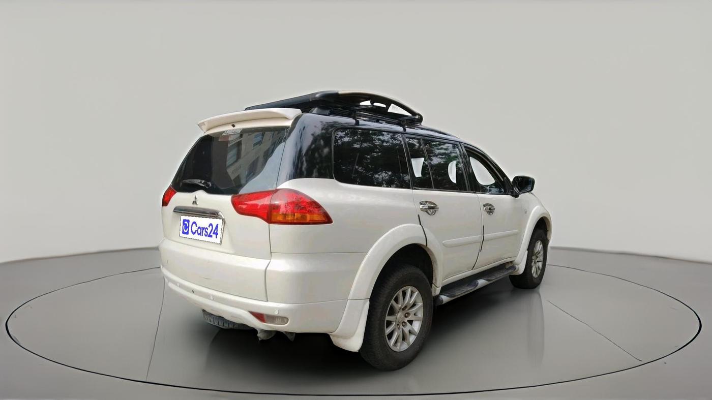 2014 Mitsubishi Pajero Sport 2.5 MT, Diesel, Manual, 1,59,520 km, exterior