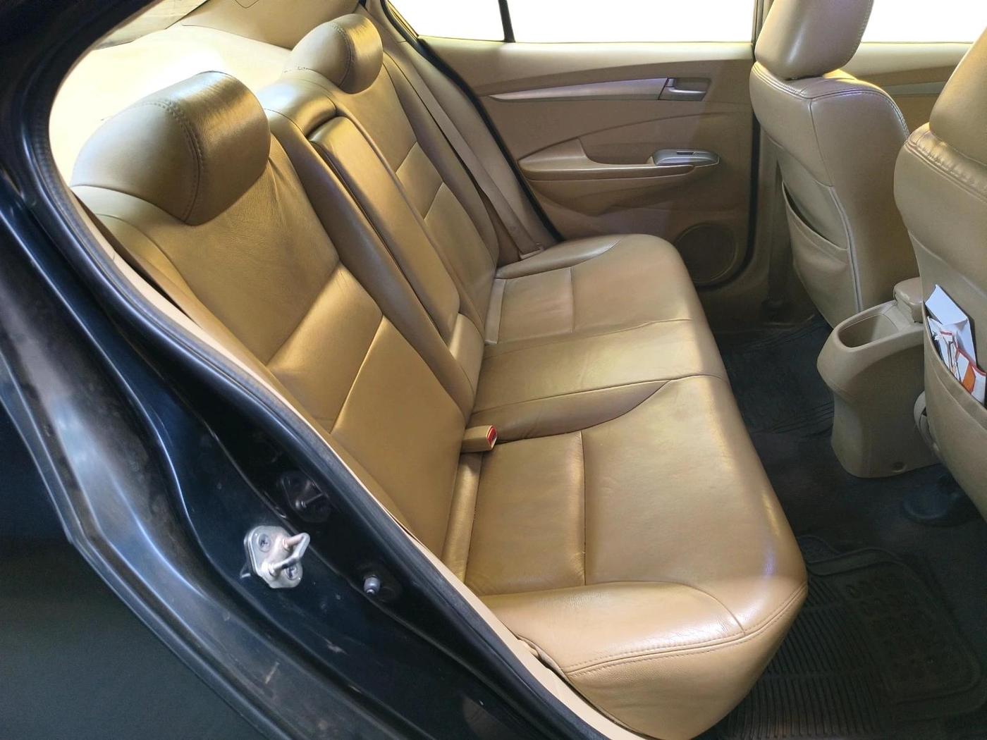2011 Honda City 1.5L I-VTEC V MT, Petrol, Manual, 1,11,899 km, interior