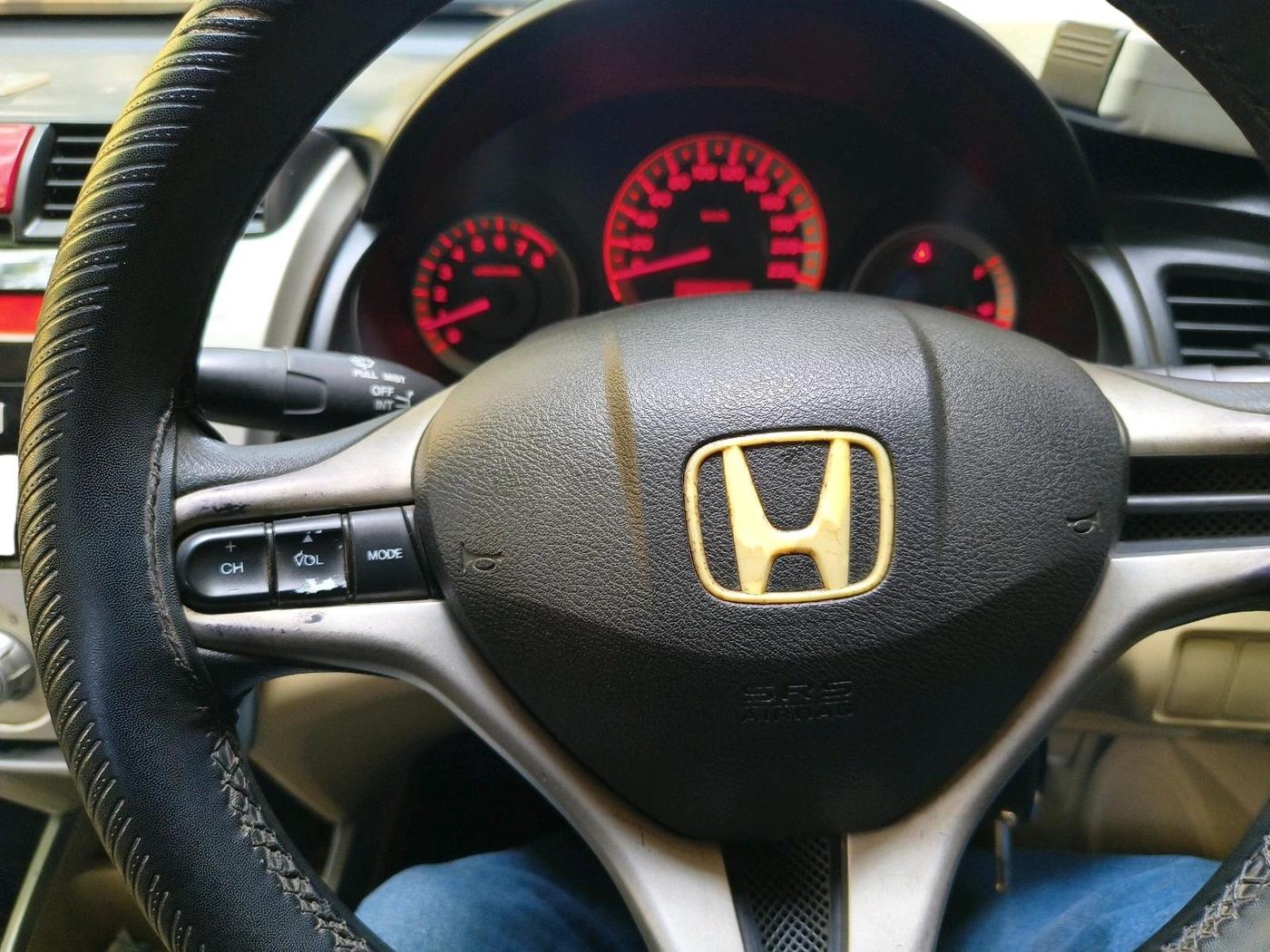 2011 Honda City 1.5L I-VTEC V MT, Petrol, Manual, 1,11,899 km, interior