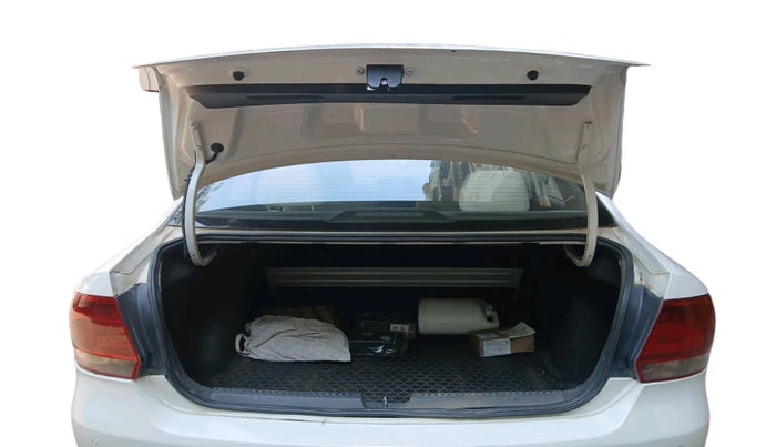 2013 Volkswagen Vento TRENDLINE DIESEL 1.6, Diesel, Manual, 1,55,934 km, exterior