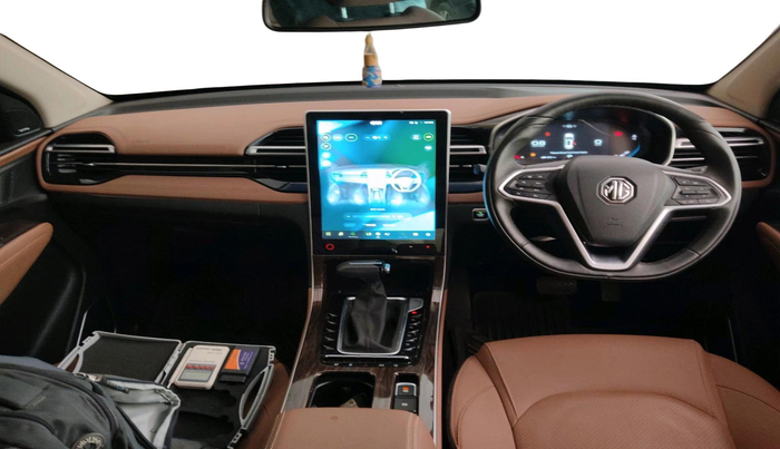 2023 MG HECTOR PLUS SHARP PRO 1.5 PETROL TURBO CVT 7 STR, Petrol, Automatic, 9,796 km, interior