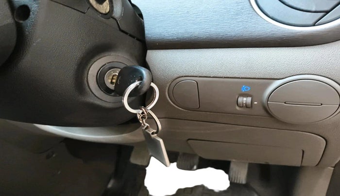 2013 Hyundai i10 MAGNA 1.1, Petrol, Manual, 52,911 km, interior