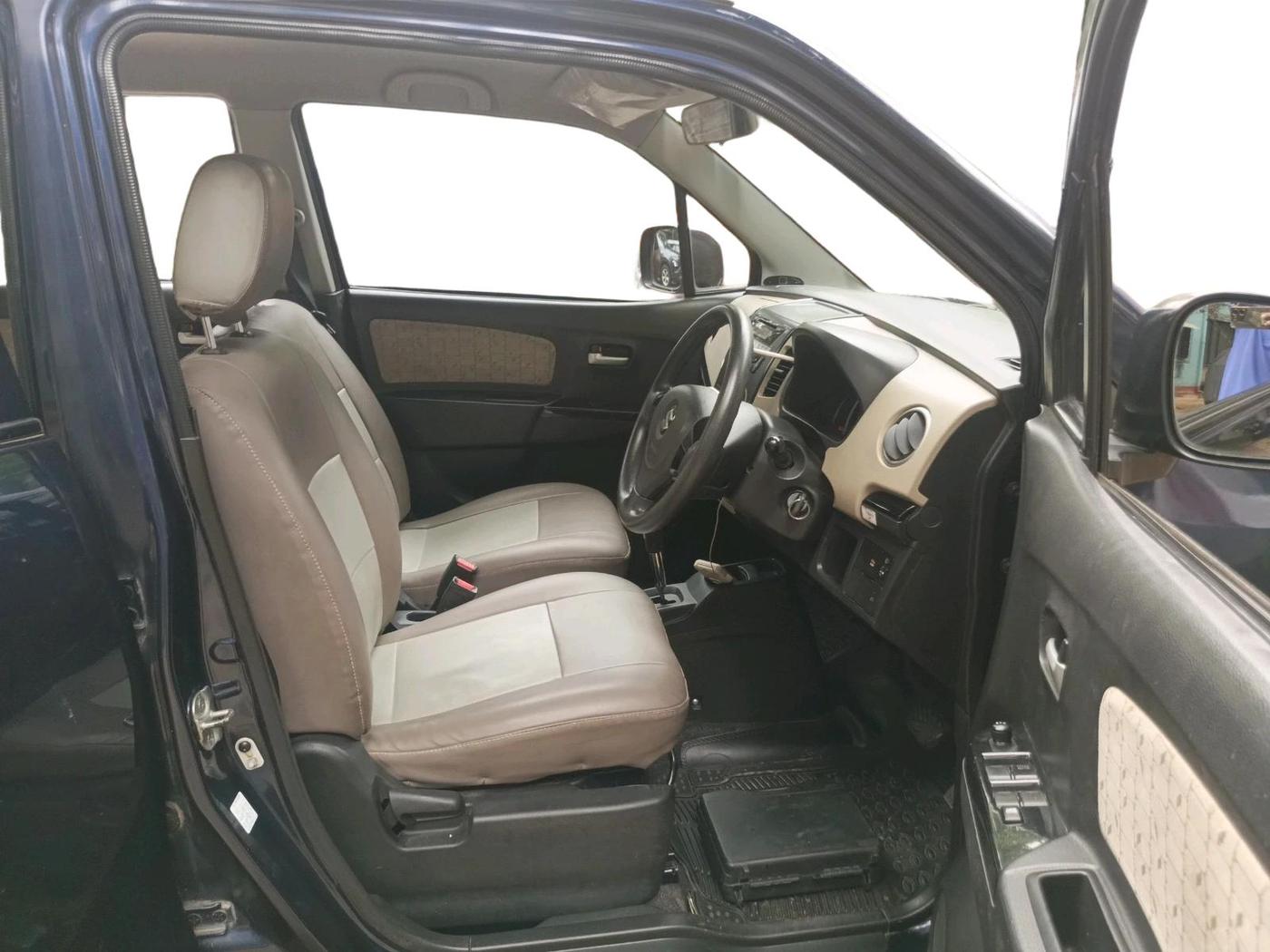 2017 Maruti Wagon R 1.0 VXI (O) AMT, Petrol, Automatic, 14,864 km, interior