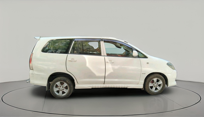 2011 Toyota Innova 2.5 G4 8 STR, Diesel, Manual, 2,29,372 km, exterior