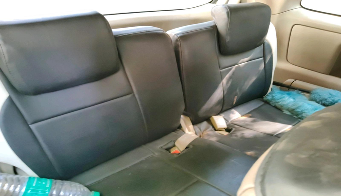 2011 Toyota Innova 2.5 G4 8 STR, Diesel, Manual, 2,29,372 km, interior