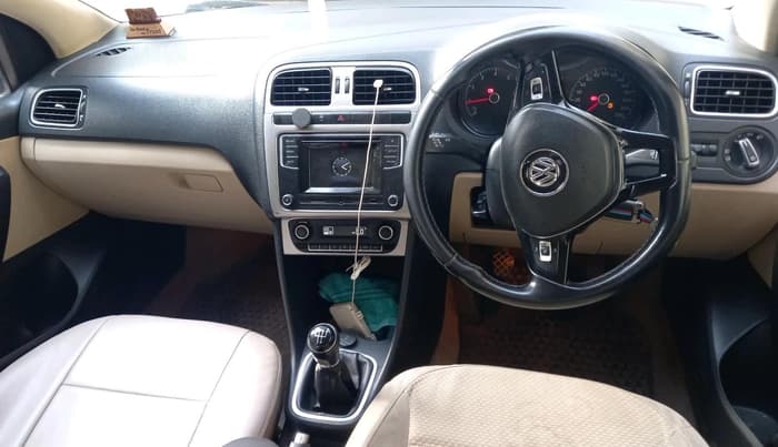 2016 Volkswagen Ameo HIGHLINE1.2L, Petrol, Manual, 38,780 km, interior