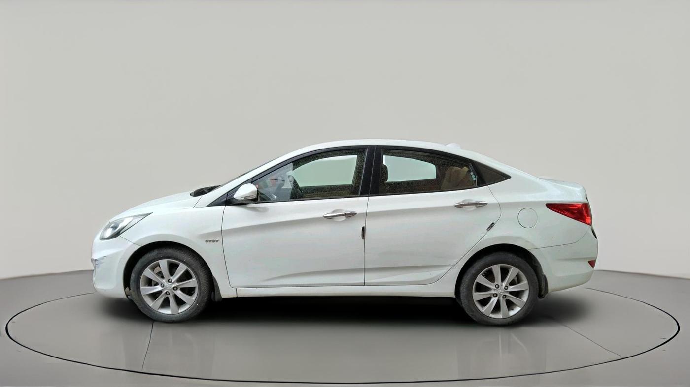 2011 Hyundai Verna FLUIDIC 1.6 VTVT SX, Petrol, Manual, 67,167 km, exterior