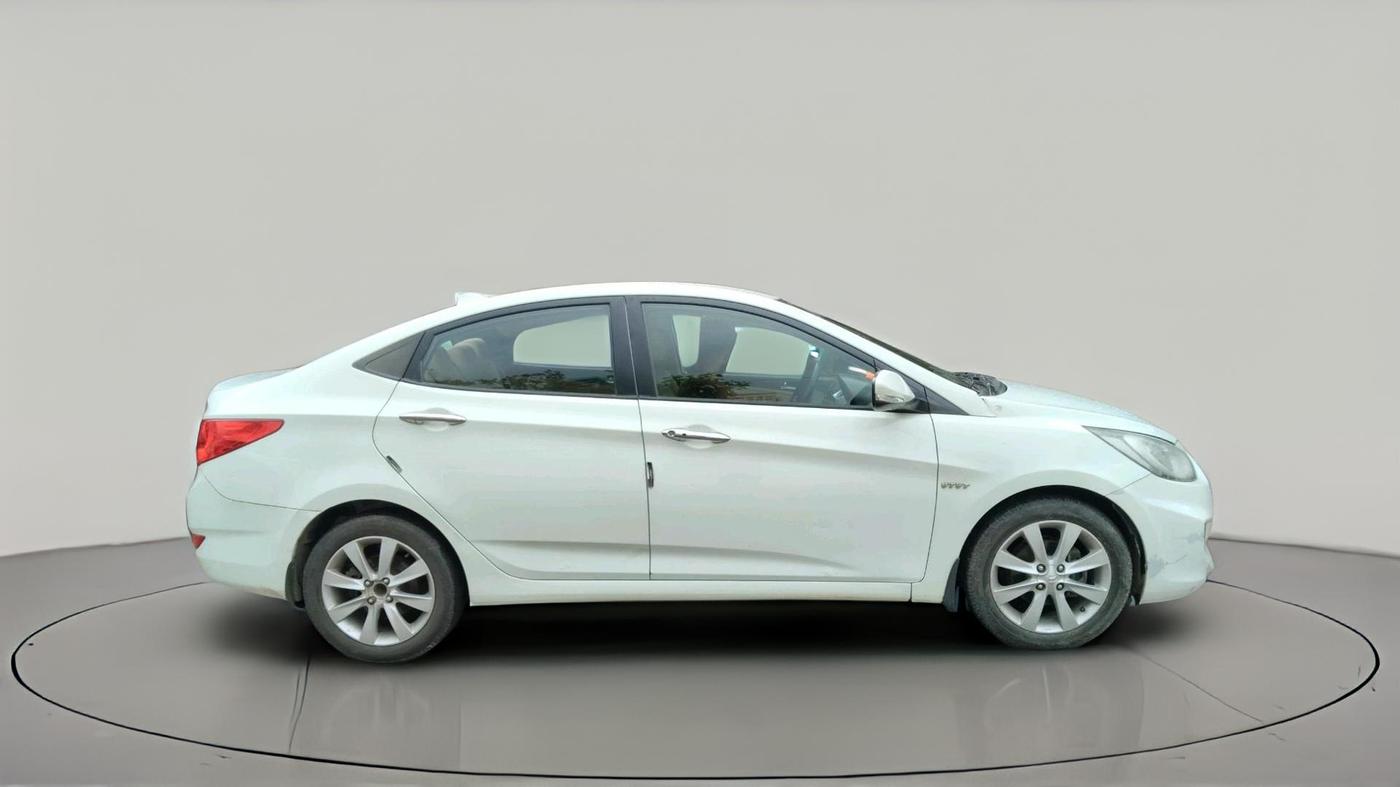 2011 Hyundai Verna FLUIDIC 1.6 VTVT SX, Petrol, Manual, 67,167 km, exterior