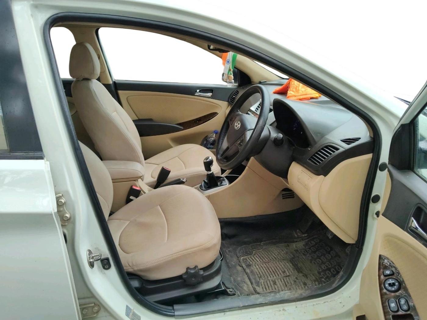 2011 Hyundai Verna FLUIDIC 1.6 VTVT SX, Petrol, Manual, 67,167 km, interior