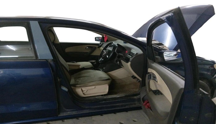 2011 Volkswagen Vento HIGHLINE 1.6 MPI, CNG, Manual, 1,00,000 km, interior