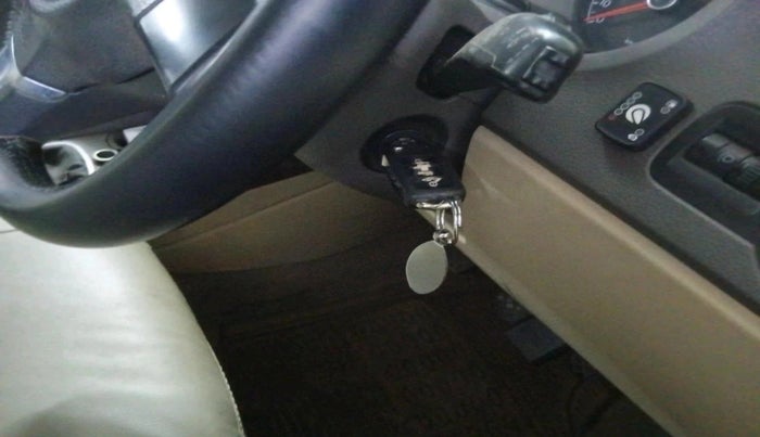 2011 Volkswagen Vento HIGHLINE 1.6 MPI, CNG, Manual, 1,00,000 km, interior