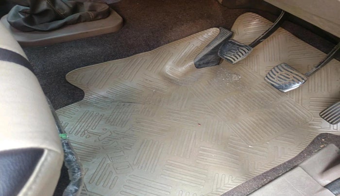 2010 Mahindra Xylo E6, Diesel, Manual, 82,983 km, interior