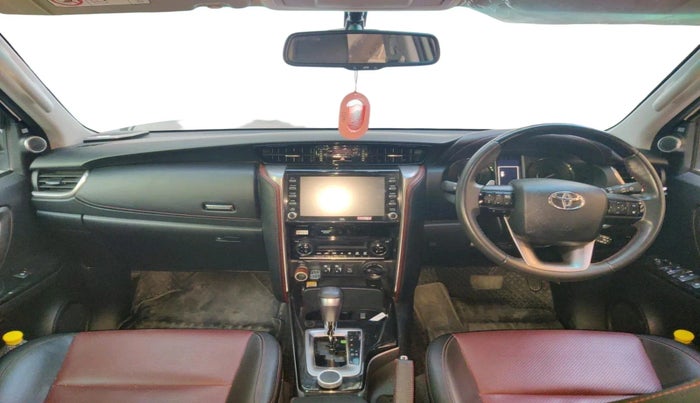 2024 Toyota Fortuner 4X4 AT 2.8 LEGENDER, Diesel, Automatic, 31,231 km, interior