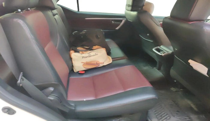 2024 Toyota Fortuner 4X4 AT 2.8 LEGENDER, Diesel, Automatic, 31,231 km, interior