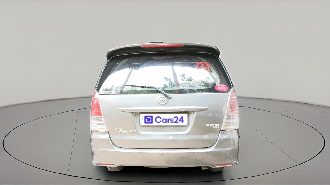 2011 Toyota Innova 2.5 G4 7 STR, Diesel, Manual, 2,18,753 km, exterior