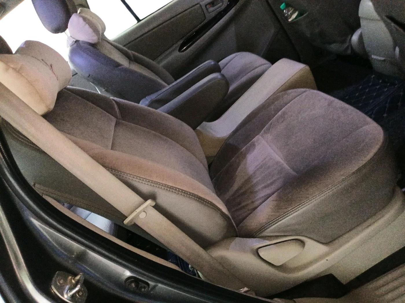 2011 Toyota Innova 2.5 G4 7 STR, Diesel, Manual, 2,18,753 km, interior