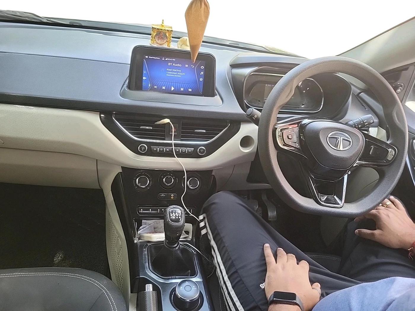 2020 Tata NEXON XZ PETROL, Petrol, Manual, 44,173 km, interior