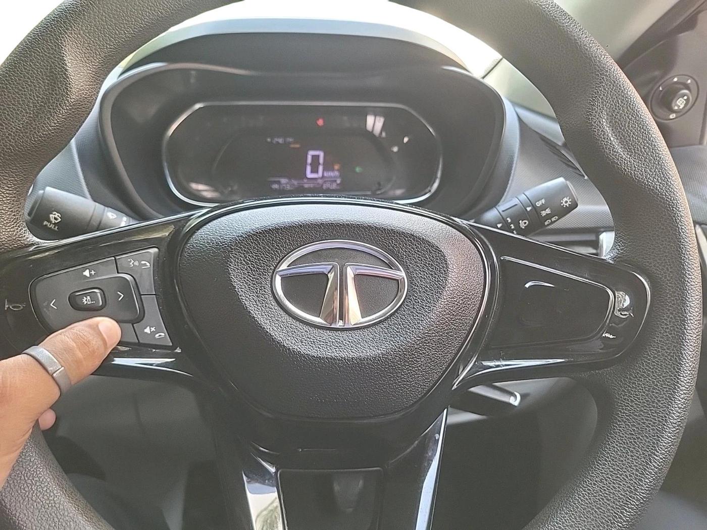 2020 Tata NEXON XZ PETROL, Petrol, Manual, 44,173 km, interior