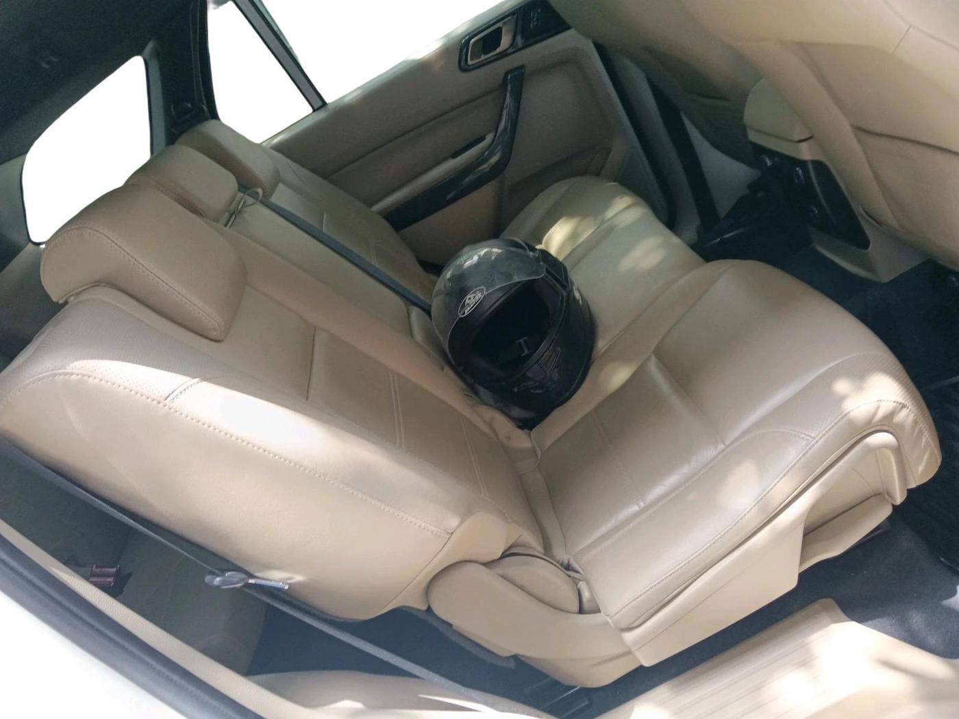 2018 Ford Endeavour TITANIUM 3.2 4X4 AT, Diesel, Automatic, 1,14,505 km, interior