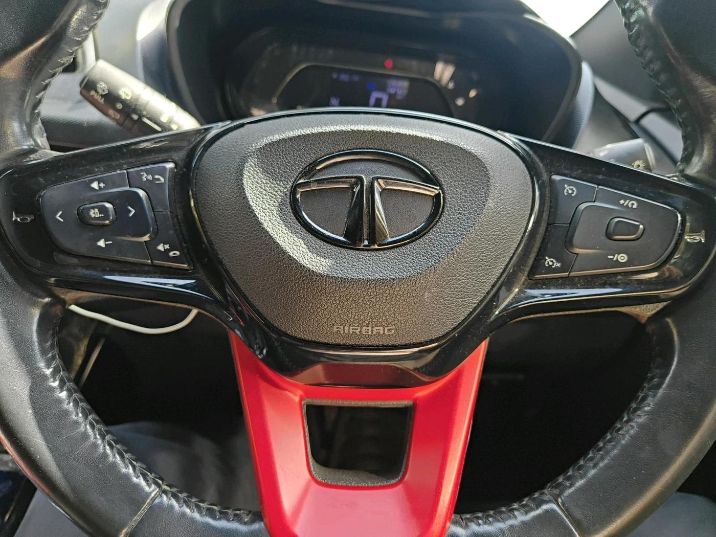 2023 Tata NEXON XZA PLUS LUX SUNROOF RED DARK PETROL, Petrol, Automatic, 28,243 km, interior
