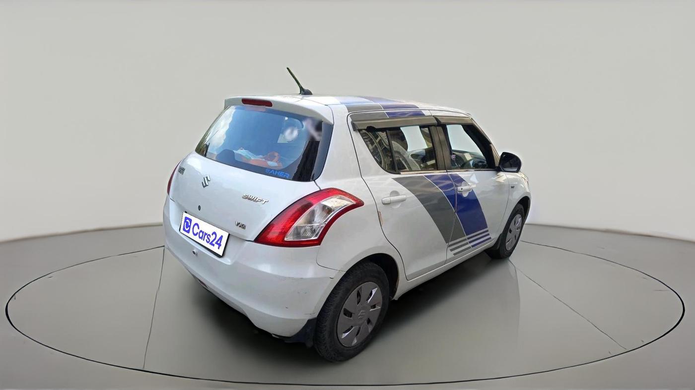2017 Maruti Swift VXI, CNG, Manual, 66,180 km, exterior