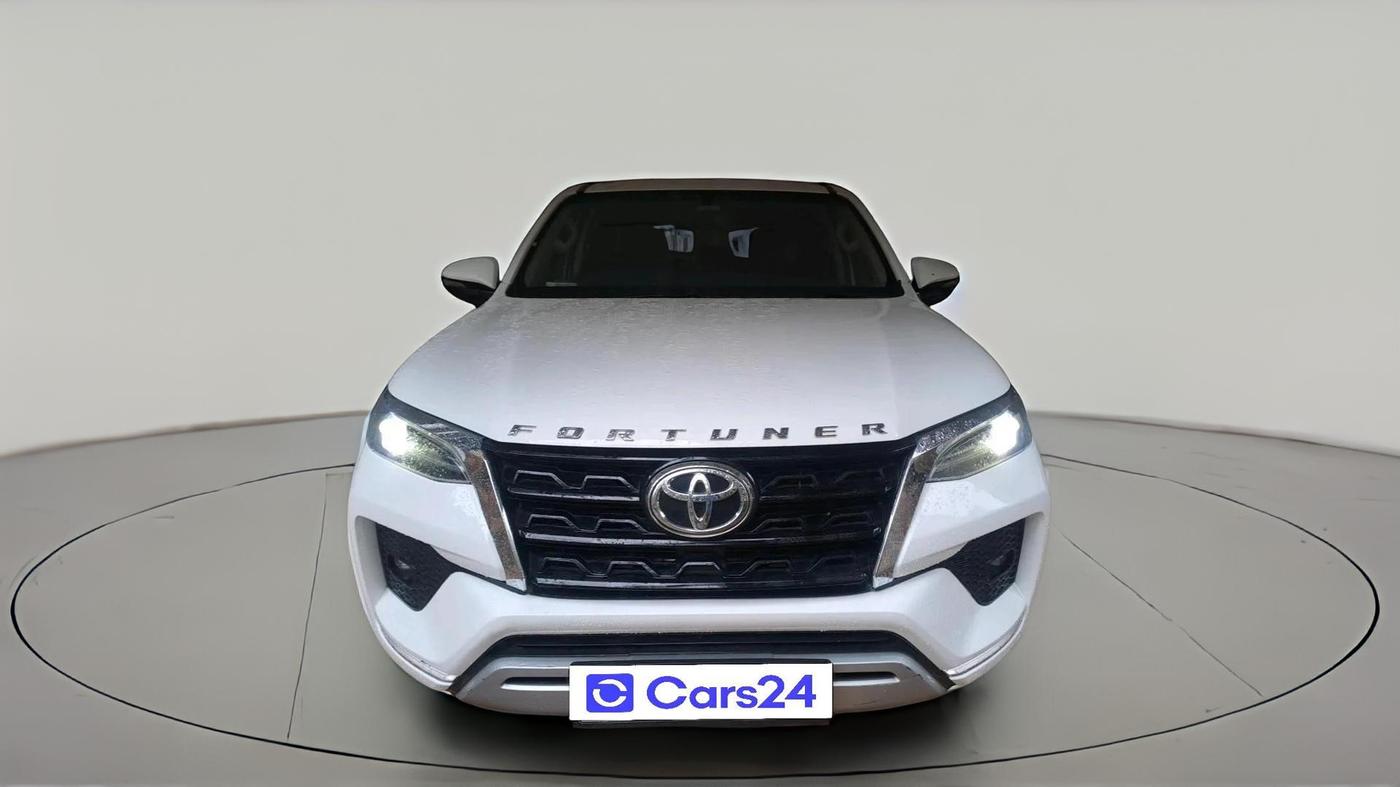 2022 Toyota Fortuner 4X2 MT 2.8 DIESEL, Diesel, Manual, 67,163 km, exterior