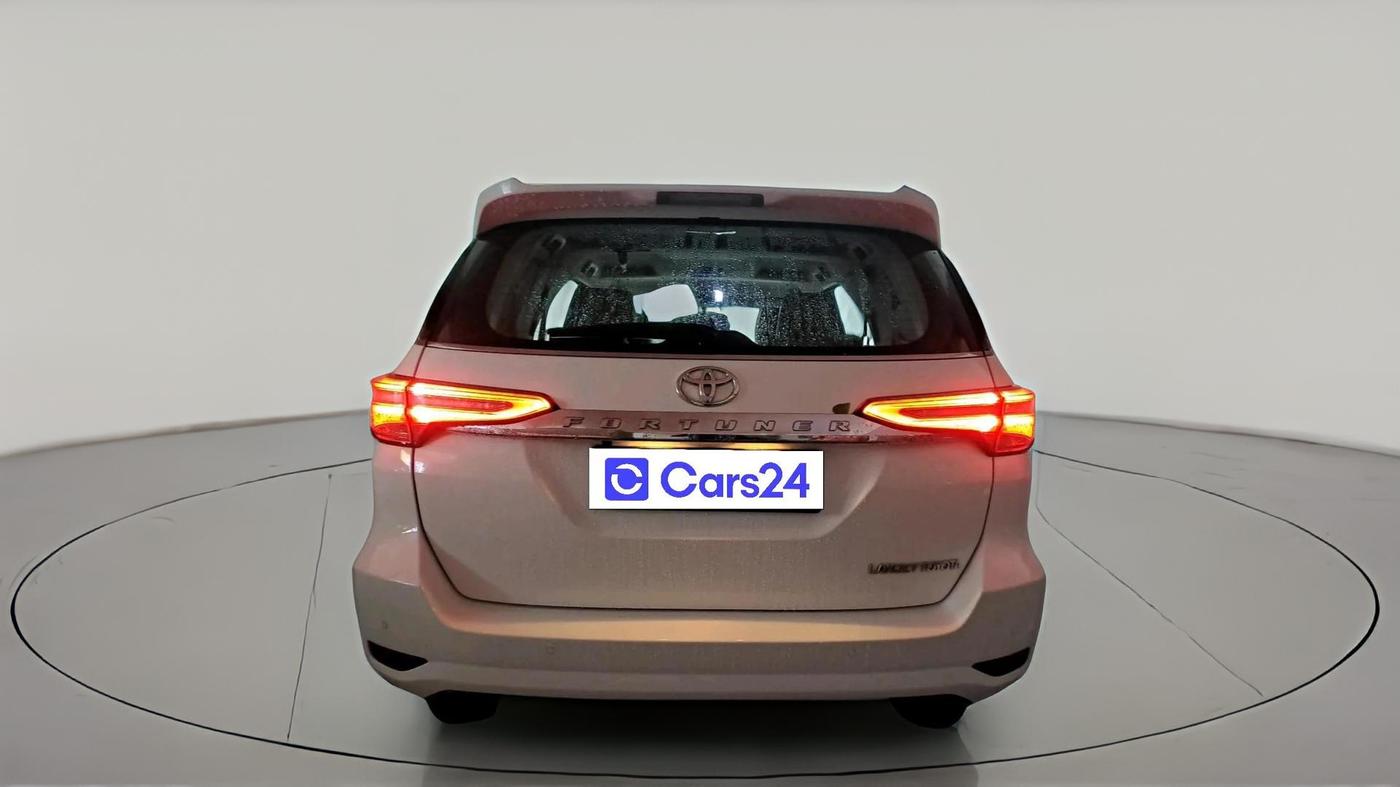 2022 Toyota Fortuner 4X2 MT 2.8 DIESEL, Diesel, Manual, 67,163 km, exterior