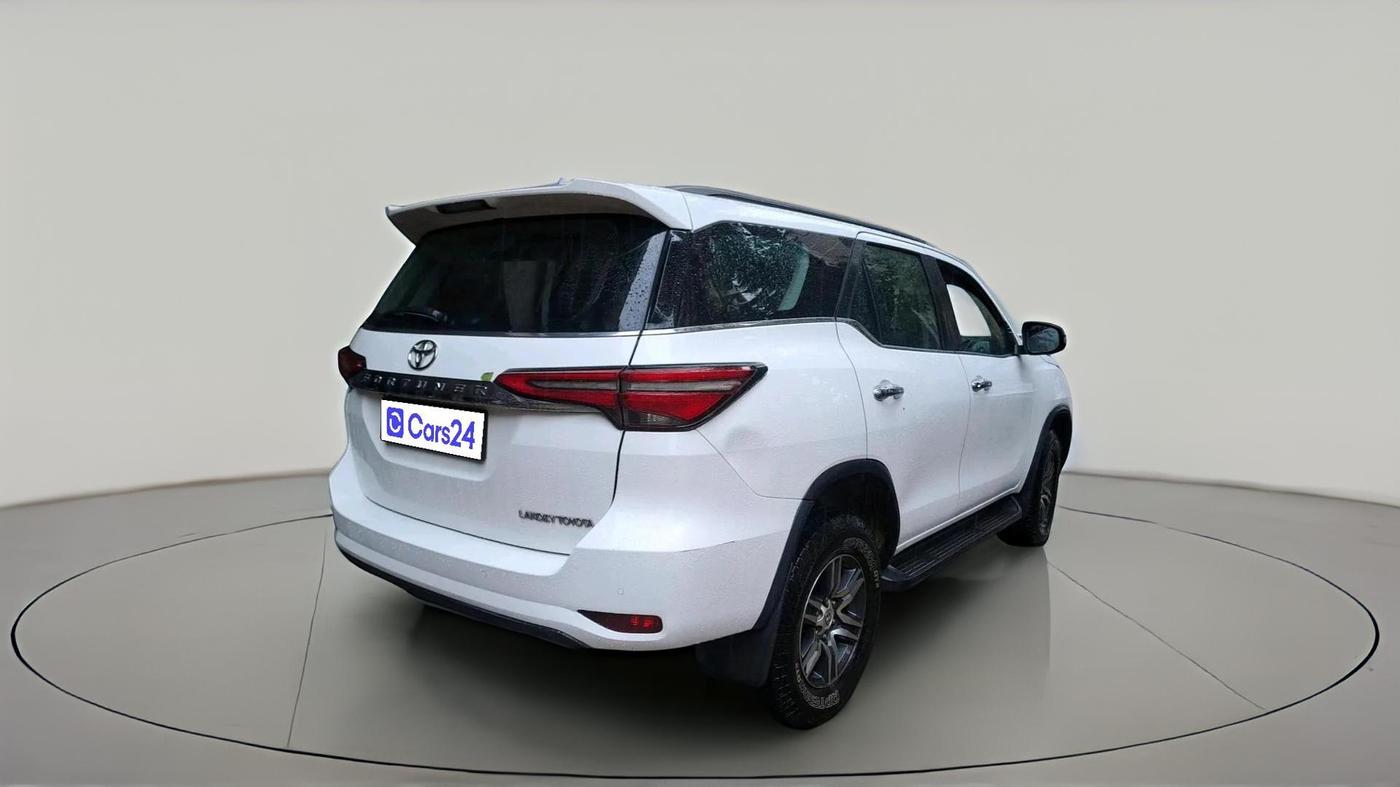 2022 Toyota Fortuner 4X2 MT 2.8 DIESEL, Diesel, Manual, 67,163 km, exterior