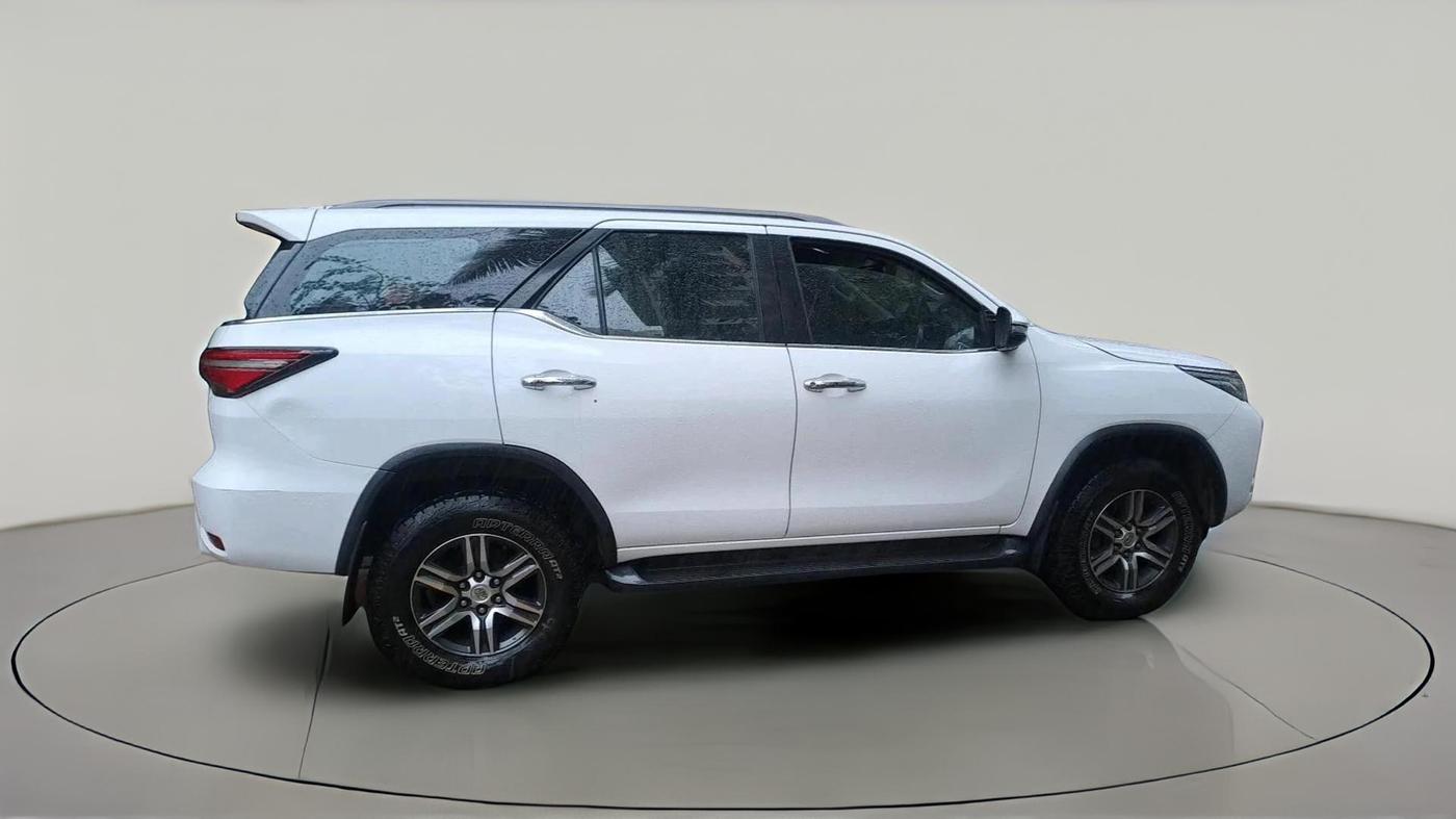 2022 Toyota Fortuner 4X2 MT 2.8 DIESEL, Diesel, Manual, 67,163 km, exterior