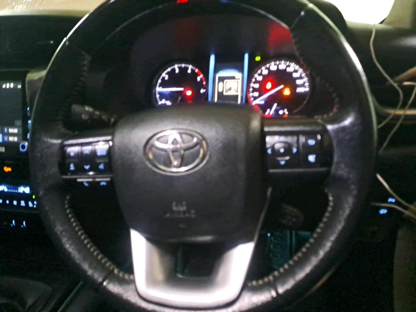 2022 Toyota Fortuner 4X2 MT 2.8 DIESEL, Diesel, Manual, 67,163 km, interior