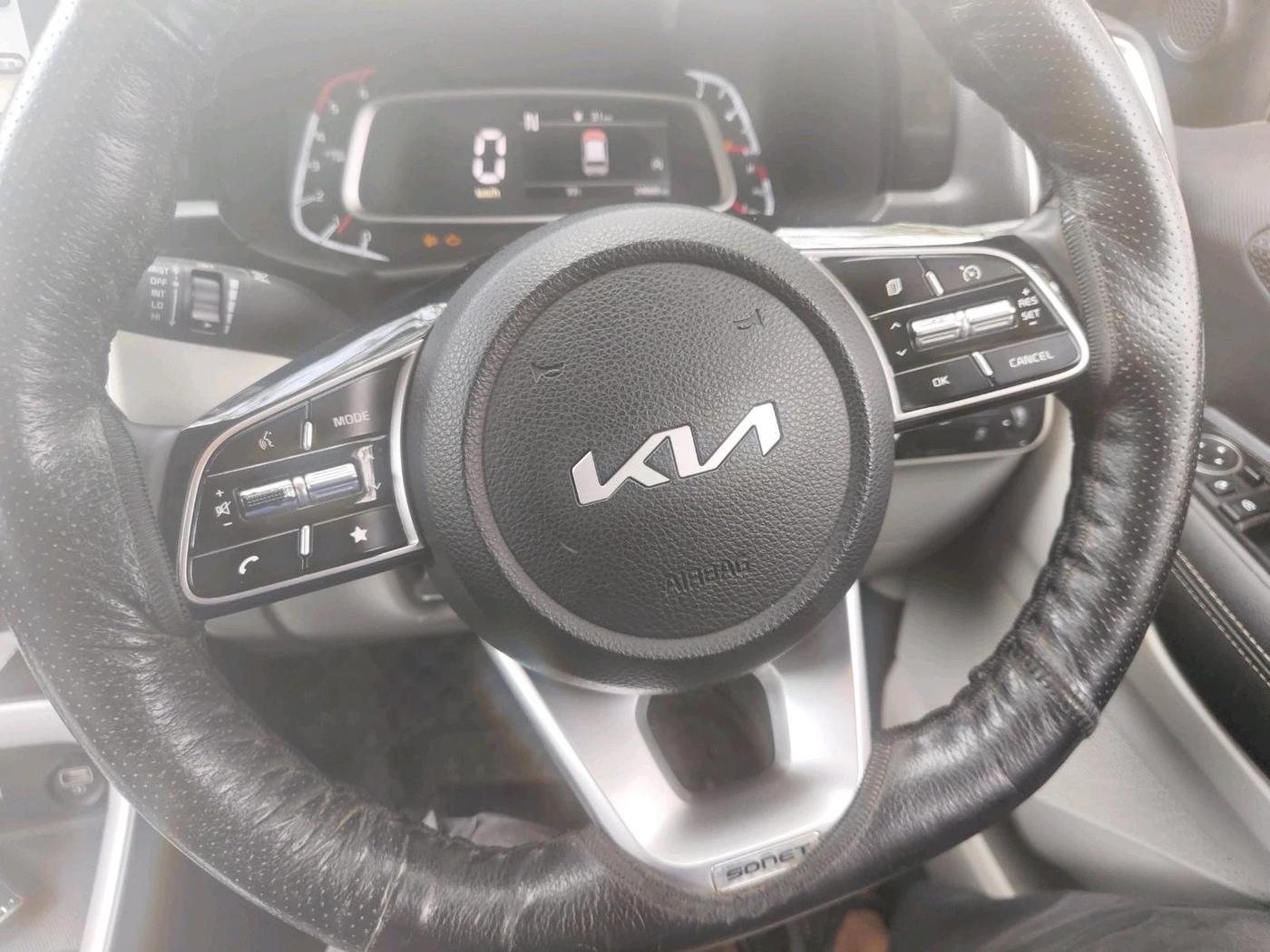 2023 KIA SONET HTX 1.5D IMT, Diesel, Manual, 24,888 km, interior